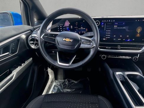 Used 2025 Chevrolet Equinox EV LT FWD image 7