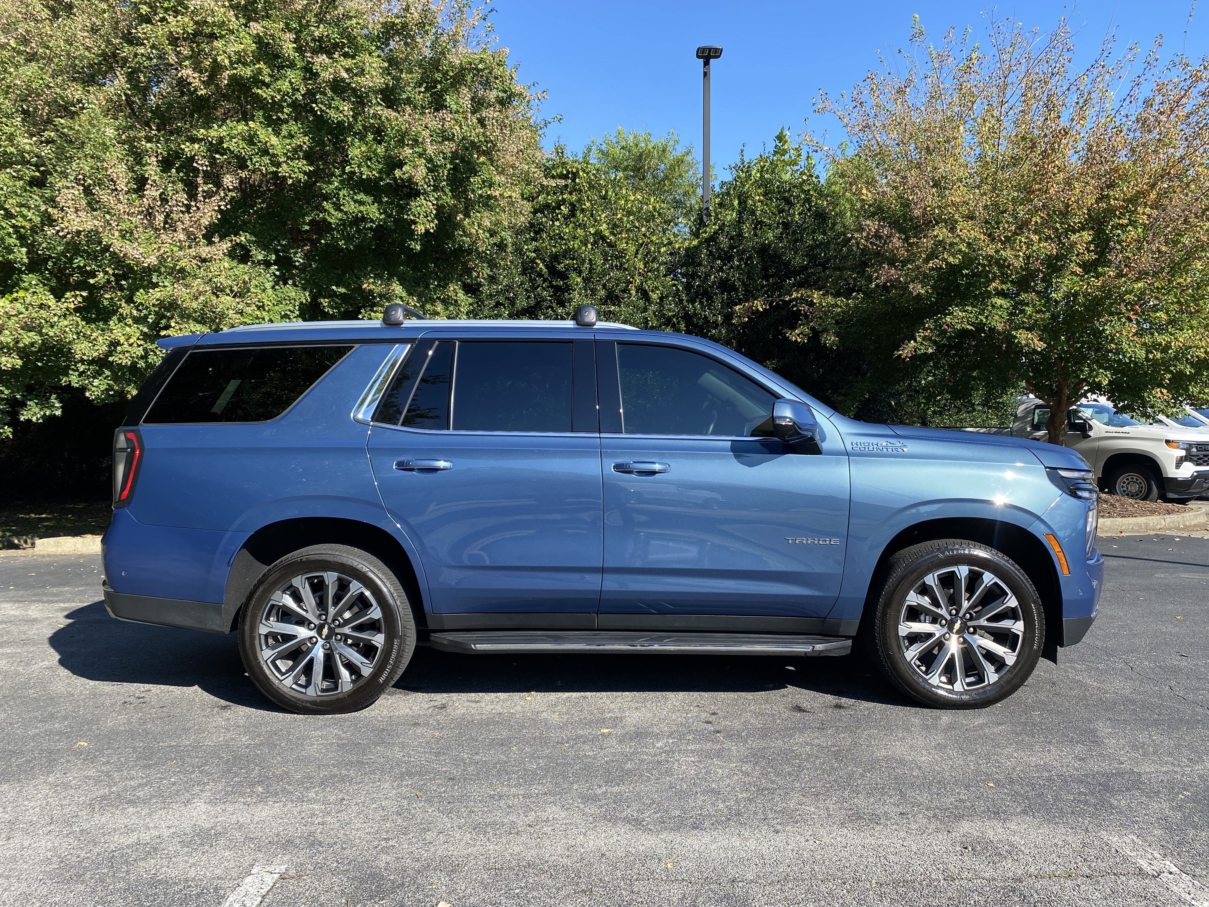 Used 2025 Chevrolet Tahoe High Country AWD/4WD image 10