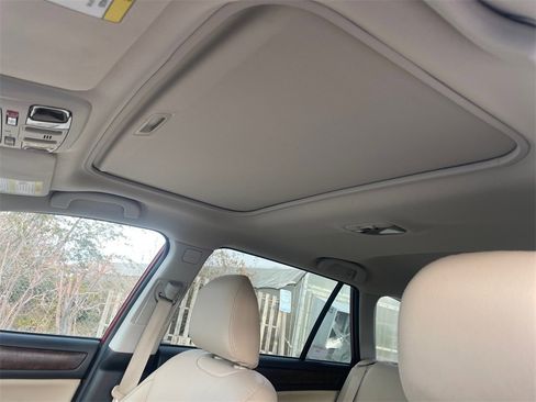 Used 2018 Subaru Outback 3.6R Limited image 19