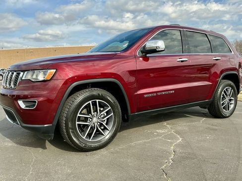 Used 2018 Jeep Grand Cherokee Limited image 7