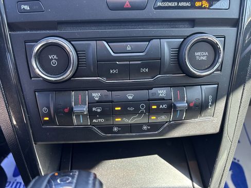 Used 2018 Ford Explorer XLT w/ Equipment Group 202A image 18