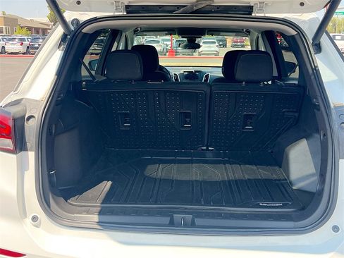 Used 2023 Chevrolet Equinox LT image 26