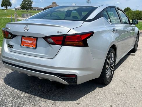 Used 2023 Nissan Altima 2.5 SV FWD image 12