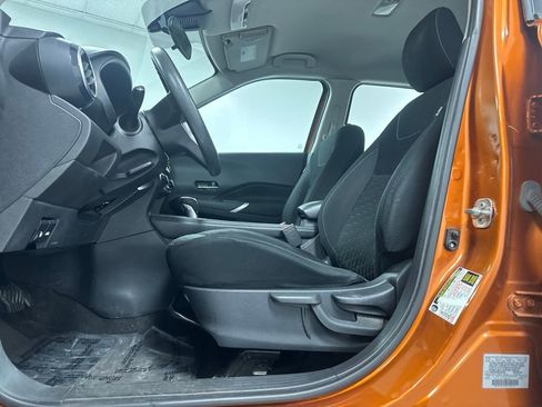 Used 2021 Nissan Kicks SV image 16