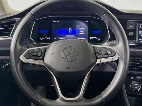 Used 2022 Volkswagen Jetta SE image 17