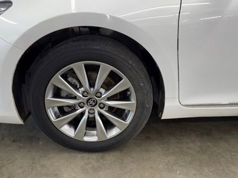 Used 2017 Toyota Camry SE FWD image 11