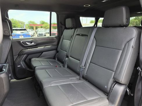 Used 2023 Chevrolet Suburban LT RWD image 20