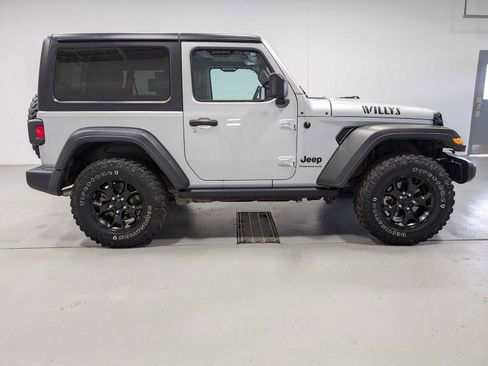 Used 2023 Jeep Wrangler Sport AWD/4WD image 7