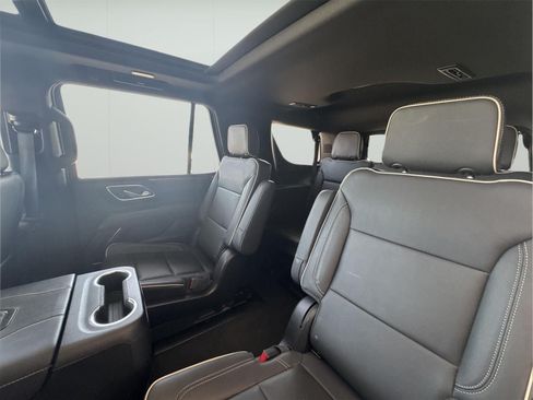 Used 2023 Chevrolet Tahoe Premier AWD/4WD image 9