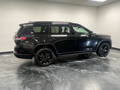 Used 2024 Jeep Grand Cherokee L Limited w/ Luxury Tech Group II image 23