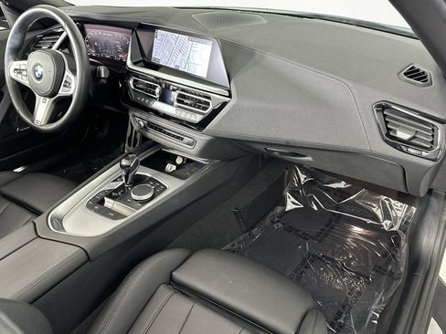Used 2025 BMW Z4 M40i w/ Premium Package image 30