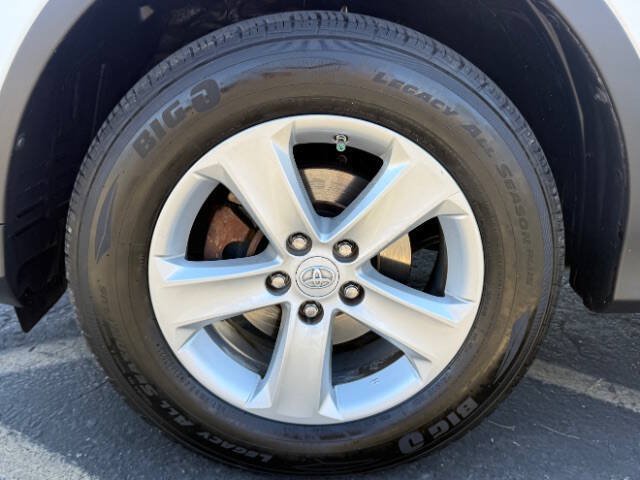 Used 2013 Toyota RAV4 XLE FWD image 19