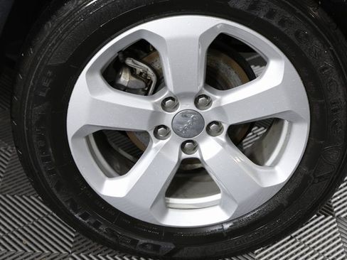 Used 2020 Jeep Compass Latitude image 9