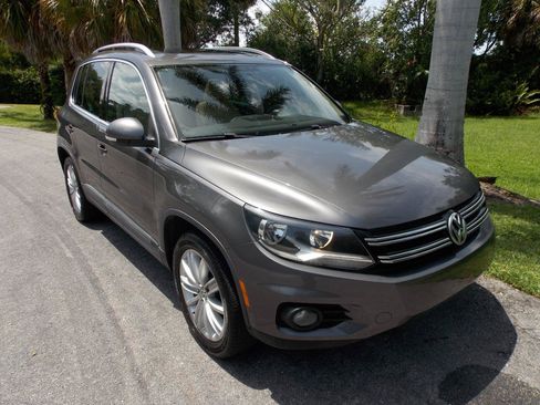 Used 2014 Volkswagen Tiguan SEL FWD image 1
