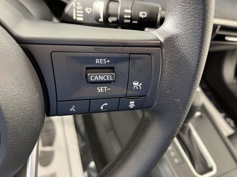 Used 2025 Nissan Kicks SV FWD image 18