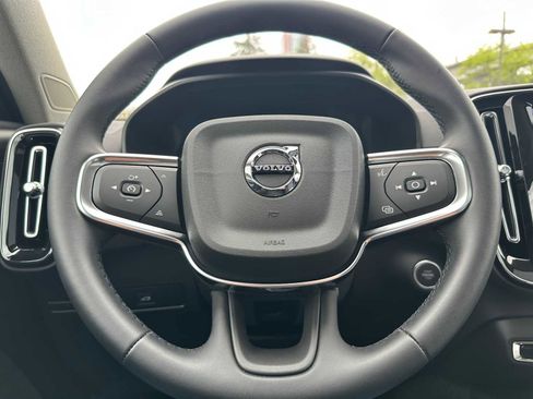 Used 2025 Volvo XC40 B5 Core w/ Protection Package Premier AWD/4WD image 24