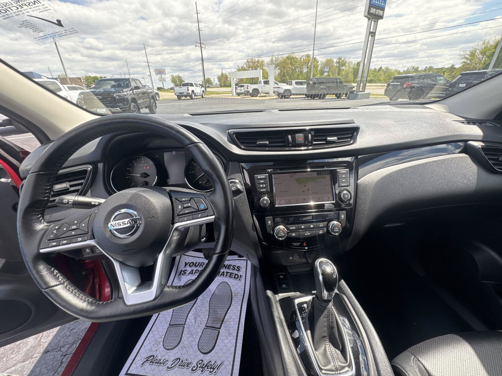 Used 2022 Nissan Rogue Sport SL AWD/4WD image 16