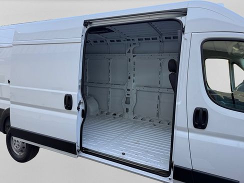 Used 2025 RAM ProMaster 2500 w/ Convenience Group FWD image 33