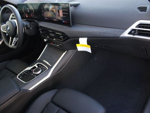 Used 2026 BMW 330i Sedan w/ M Sport Package RWD image 33