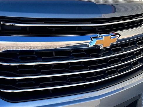 Used 2025 Chevrolet Traverse LT image 30