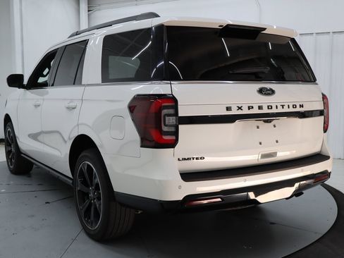 Used 2022 Ford Expedition Limited AWD/4WD image 6