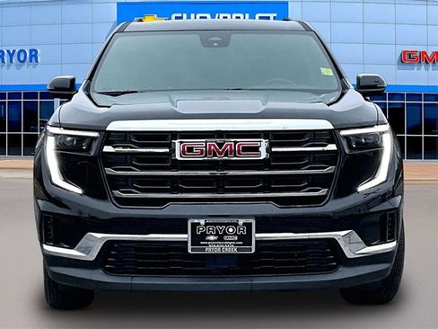 Used 2025 GMC Acadia Elevation image 2