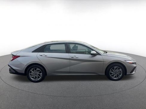 Used 2026 Hyundai Elantra Hybrid FWD image 15