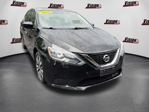 Used 2019 Nissan Sentra SV w/ Special Edition Package FWD image 3