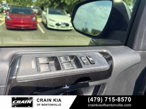Used 2018 Toyota 4Runner TRD Off-Road AWD/4WD image 19