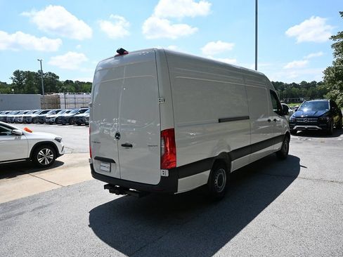 Used 2025 Mercedes-Benz Sprinter 2500 image 7