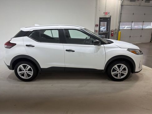 Used 2024 Nissan Kicks S image 7