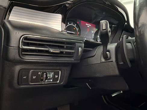 Used 2022 Lincoln Corsair AWD w/ Premium Package image 32