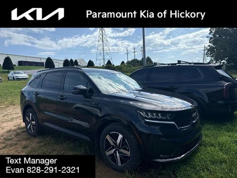 Used 2023 Kia Sorento S w/ Panoramic Sunroof Package FWD image 1