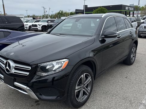 Used 2017 Mercedes-Benz GLC 300 4MATIC image 8