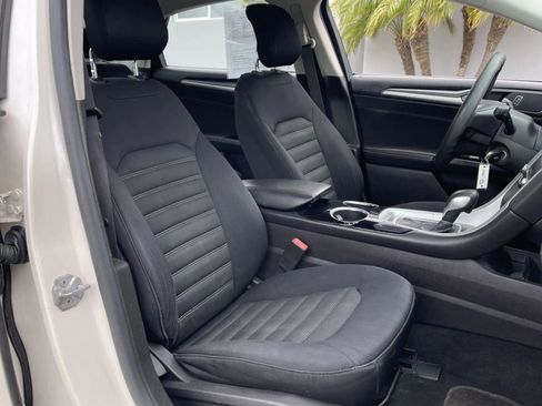 Used 2014 Ford Fusion SE image 25