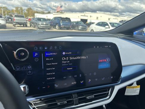 New 2026 Chevrolet Equinox EV LT FWD image 21