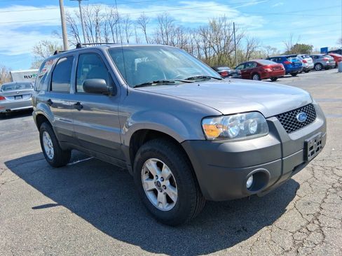Used 2007 Ford Escape XLT image 3
