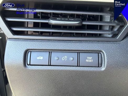 Used 2024 Nissan Altima 2.5 SV FWD image 31