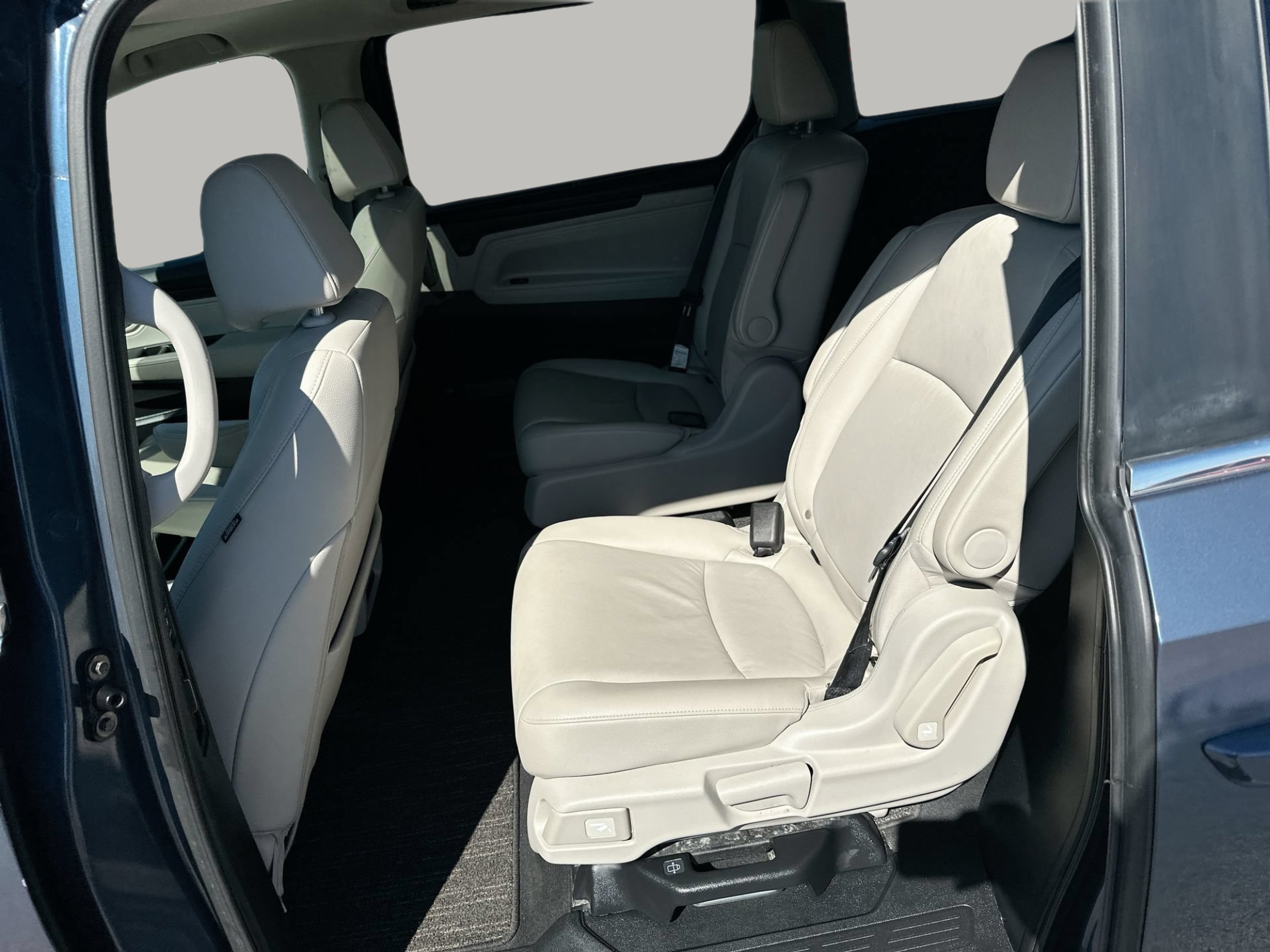 Used 2025 Honda Odyssey EX-L image 24