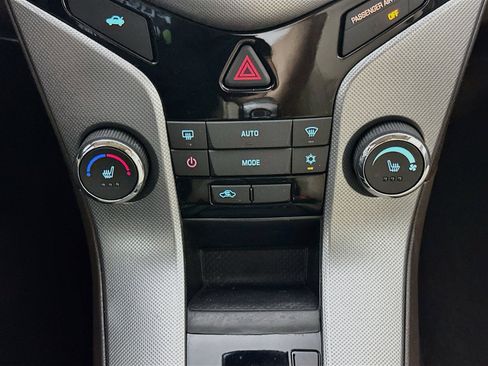 Used 2016 Chevrolet Cruze LTZ w/ Enhanced Safety Package FWD image 24