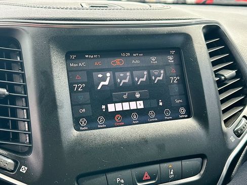 Used 2020 Jeep Cherokee Latitude Lux w/ Comfort/Convenience Group FWD image 14