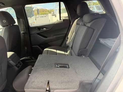 New 2026 Chevrolet Equinox LT w/ Safety and Technology Package image 26