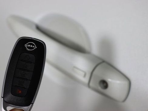 Used 2024 Nissan Rogue SL w/ SL Premium Package image 46