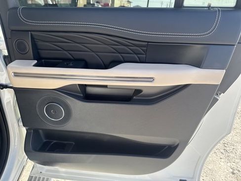 Used 2024 Ford Expedition Max Platinum image 34