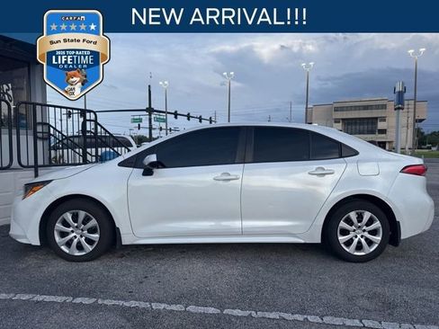 Used 2022 Toyota Corolla LE FWD image 1