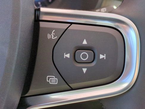 New 2025 Volvo XC40 B5 Core w/ Protection Package Premier image 25