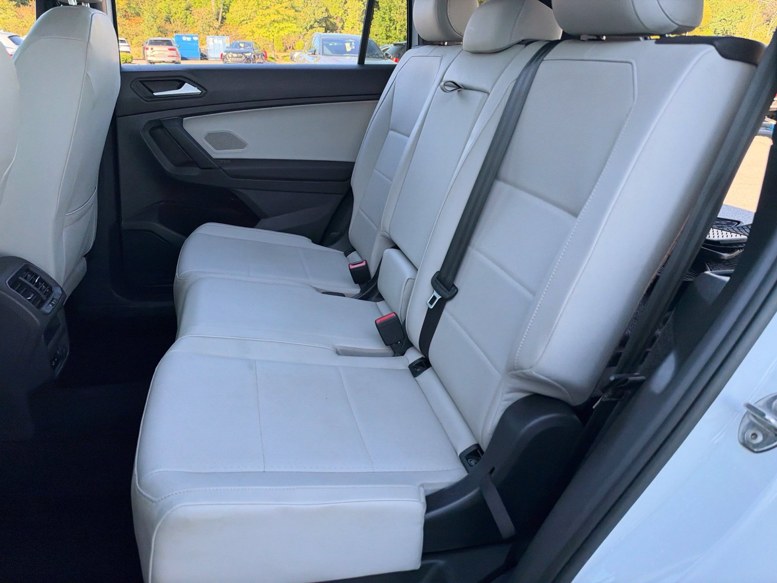 Used 2019 Volkswagen Tiguan SEL Premium R-Line FWD image 32