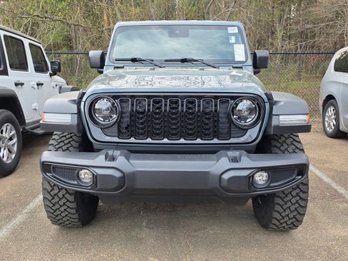 Used 2024 Jeep Wrangler Willys image 2
