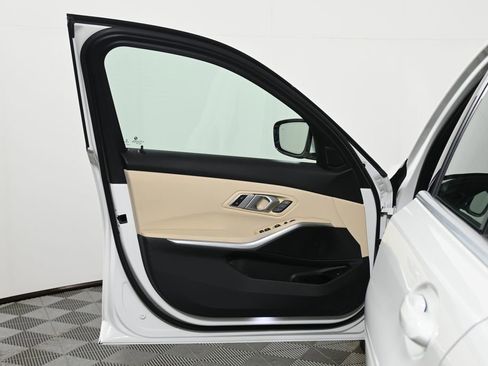 Used 2020 BMW 330i xDrive 330i xDrive w/ Convenience Package image 29