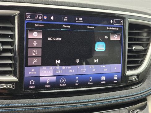 Used 2021 Chrysler Pacifica Touring-L image 20